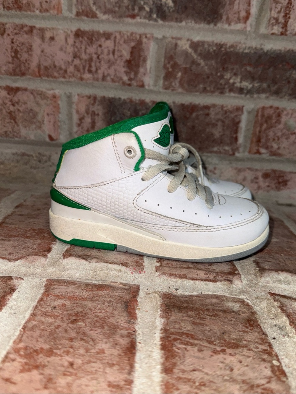 Kids toddler Jordan 2 retro lucky green High-Top Sneakers size 8c